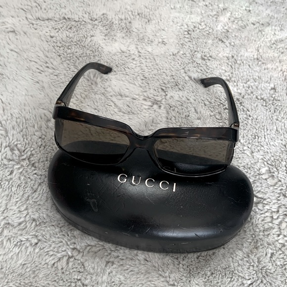 Gucci sunglasses. New main image 5